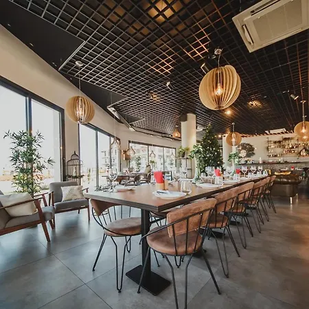 Ground Floor In Caesar & Spa, Long Beach *