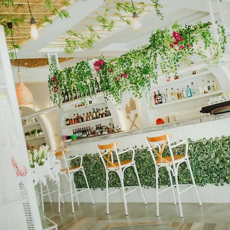 Ground Floor In Caesar & Spa, Long Beach