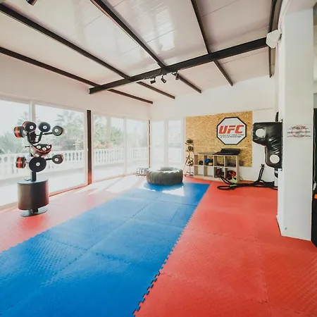 Ground Floor In Caesar & Spa, Long Beach * Perivolia tou Trikomou