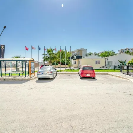 Ground Floor In Caesar & Spa, Long Beach Apartment *