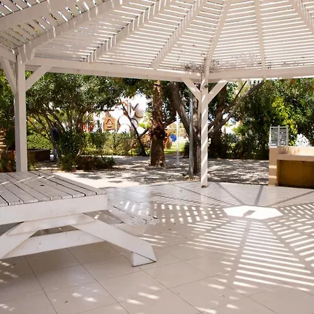 Ground Floor In Caesar & Spa, Long Beach Apartment Perivolia tou Trikomou