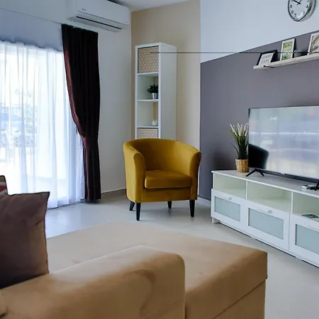 Ground Floor In Caesar & Spa, Long Beach *