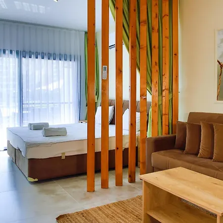 Ground Floor In Caesar & Spa, Long Beach Perivolia tou Trikomou
