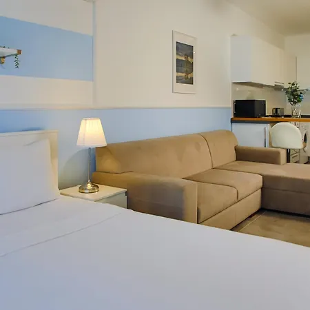 Ground Floor In Caesar & Spa, Long Beach *